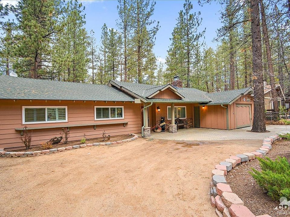 1st image of 41588 Comstock Ln