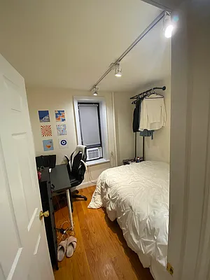 Rented by Manhattan Dwelling Corporation | media 4