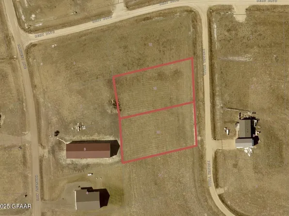 104 Jenner Trl, Devils Lake, ND 58301