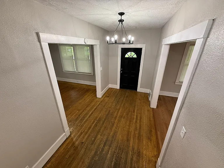 433 Norwood Ave — Photo 3