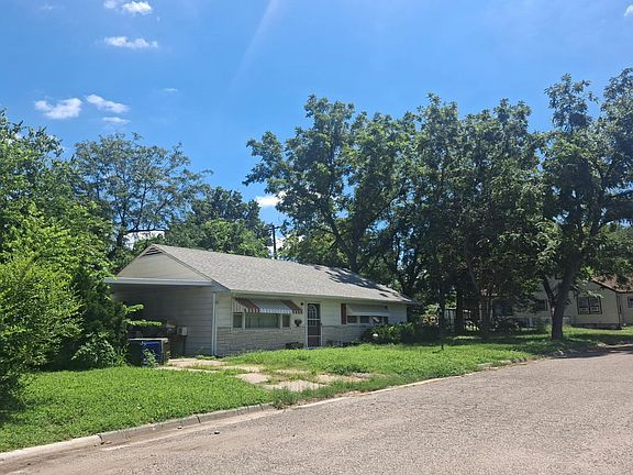 3rd image of 827 Cleary Ave