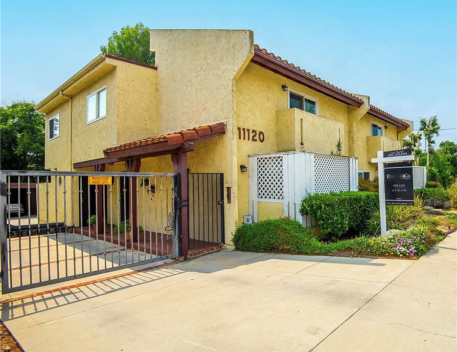 1st image of 11120 Moorpark St APT 2