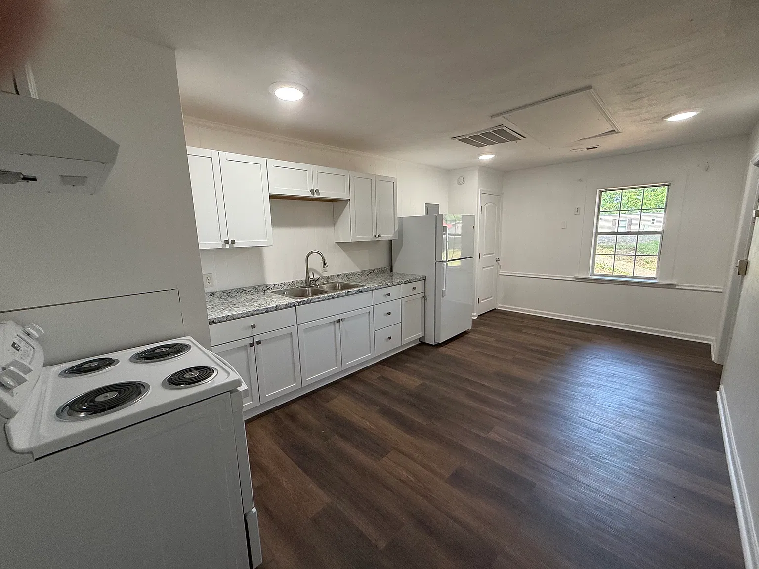 2 bed, 900 sqft, $1,200 — Photo 4
