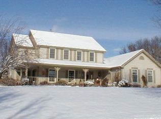 180 Deer Run, Crystal Lake, IL 60012