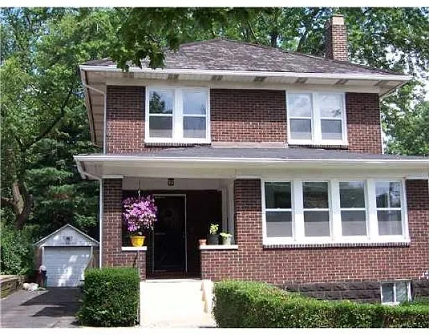 232 Avenue F photo 1