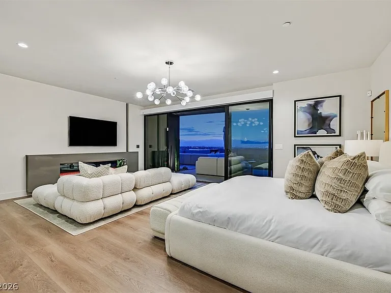 807 Magnum Cliff Ct — Photo 28