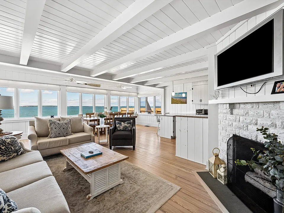 109 Edgemere Dr