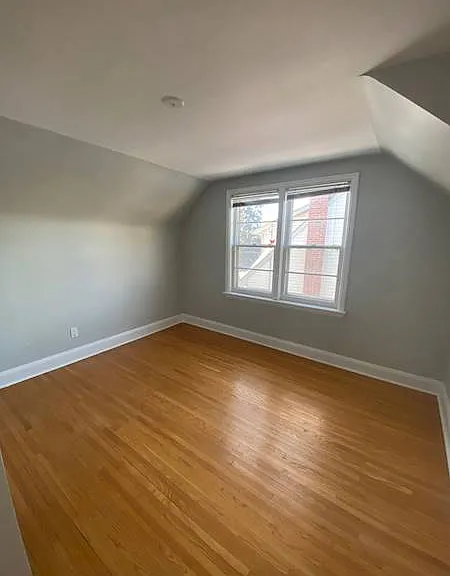 12 Margaret Ave N — Photo 5