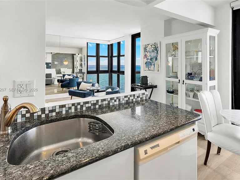 2555 Collins Ave #2014 — Photo 25