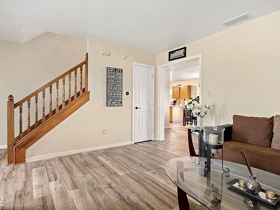 5th image of 6111 Parrington Dr