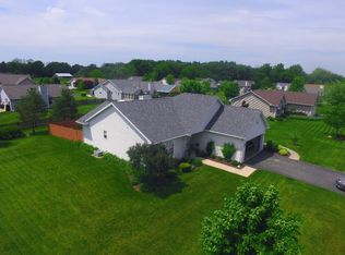 N1553 Breckenridge Dr, Genoa City, WI 53128