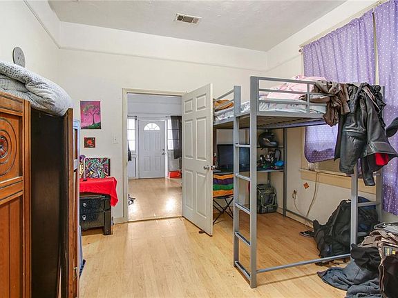 4th image of 1720-22 Painters St