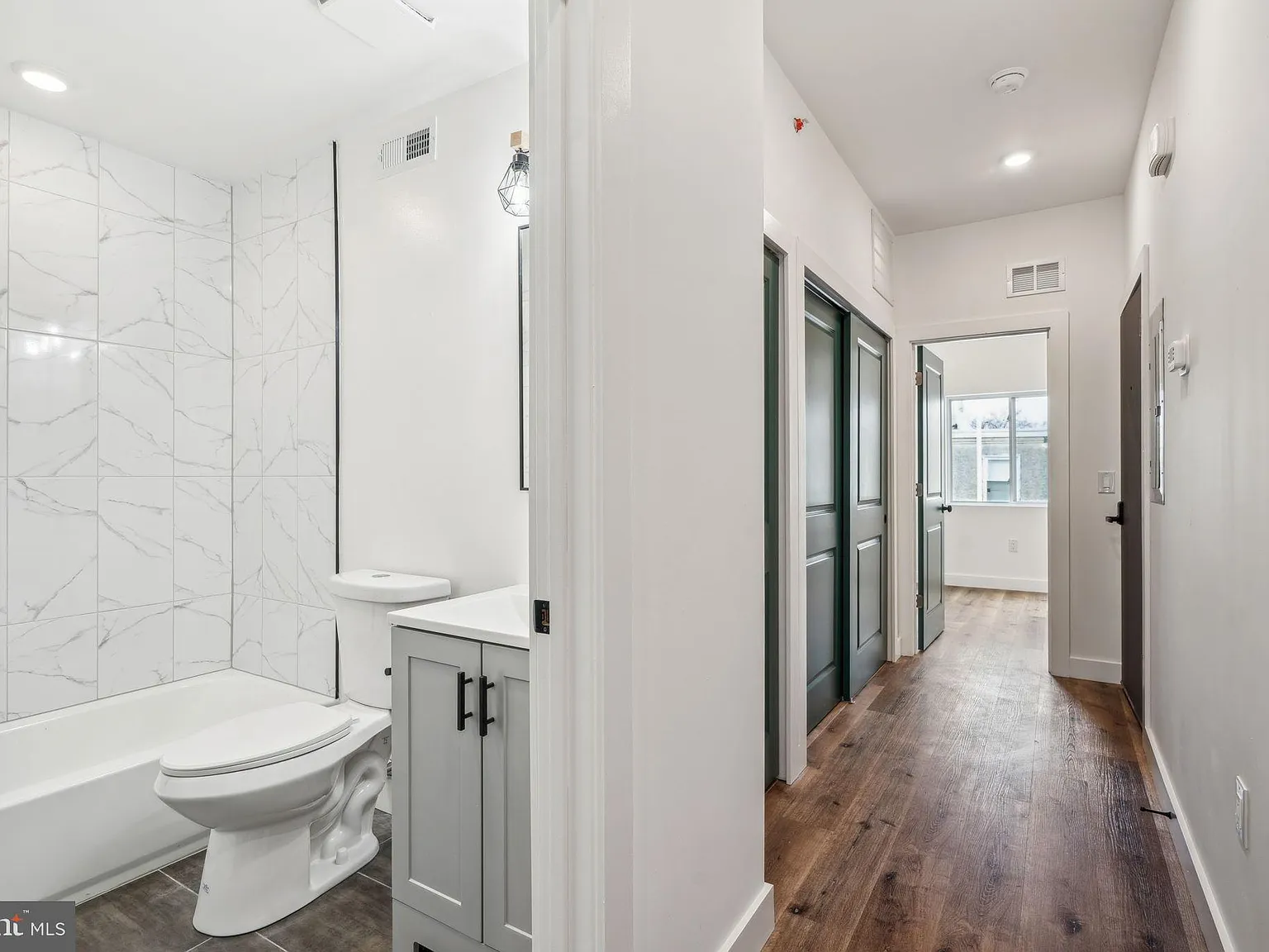 2 bed, $1,600 — Photo 2
