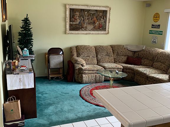 3rd image of 727 Knollwood Ln