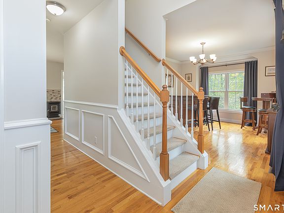 3rd image of 12 Davis Road