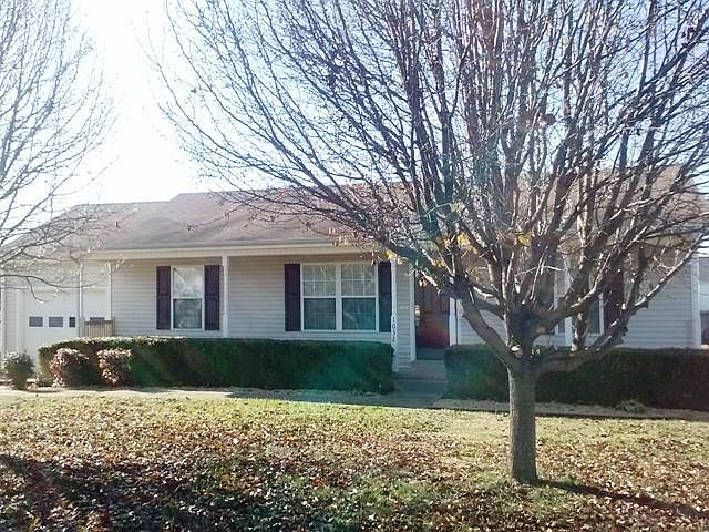1st image of 1032 Waterford Cir