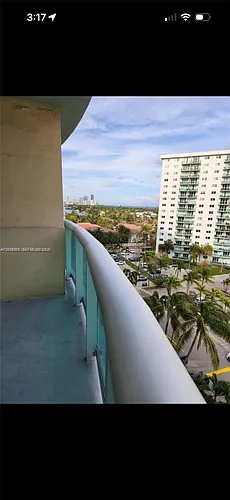19390 Collins Ave Photo 1