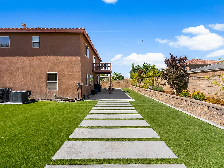 44256 Dahlia St — Photo 61