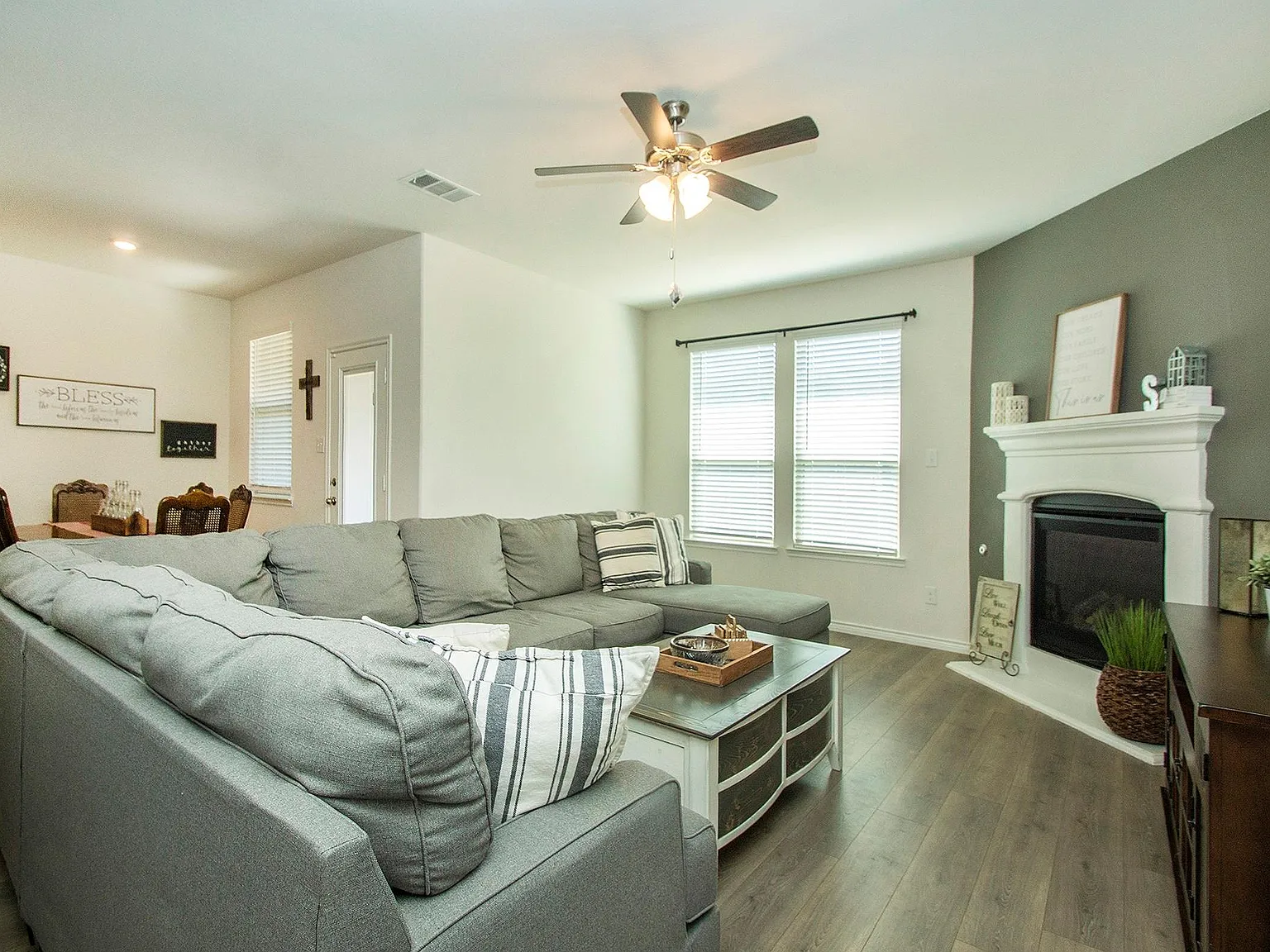 5 bed, 2928 sqft, $2,695 — Photo 4