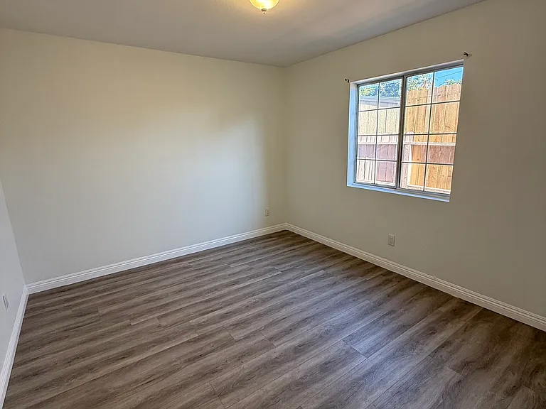 218 N Walnuthaven Dr — Photo 11