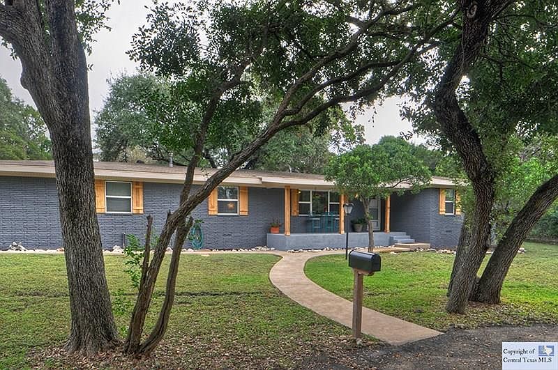 1st image of 692 Encino Dr