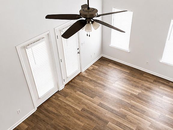 3rd image of 5063 Peachtree Avenue