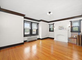 46 Lawton Rd APT 1, Riverside, IL 60546