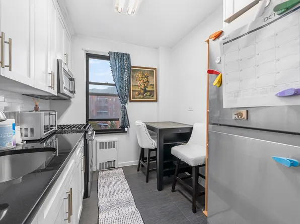 71-11 Yellowstone Boulevard image 13 of 14