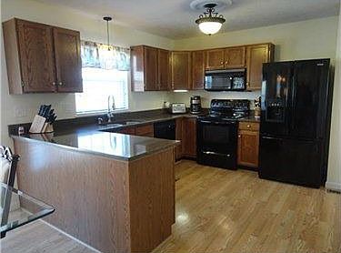 3rd image of 331 Valerie Dr