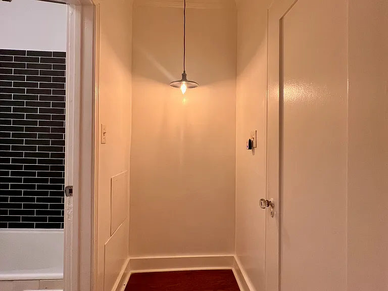 535 N Alexandria Ave #204 — Photo 3
