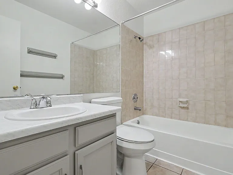 1430 Tamarisk Dr — Photo 22