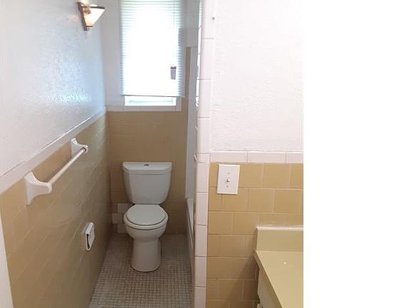 3rd image of 5141 Shenandoah Ave APT 3