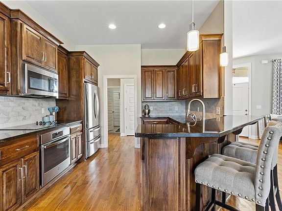 3rd image of 7920 W 166th Pl