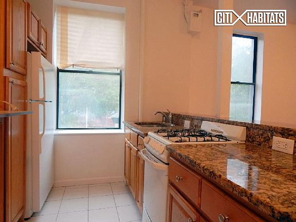 2nd image of 172 W 77th St APT 2C