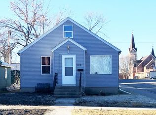 602 6th St NE, Devils Lake, ND 58301