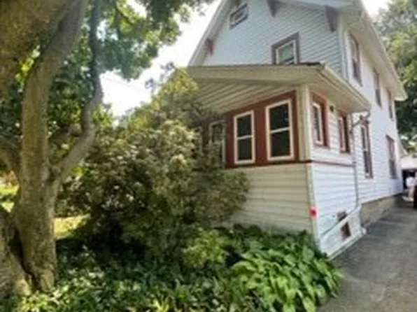 900 Iredell St, Akron, OH 44310