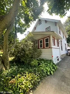 900 Iredell St photo 1