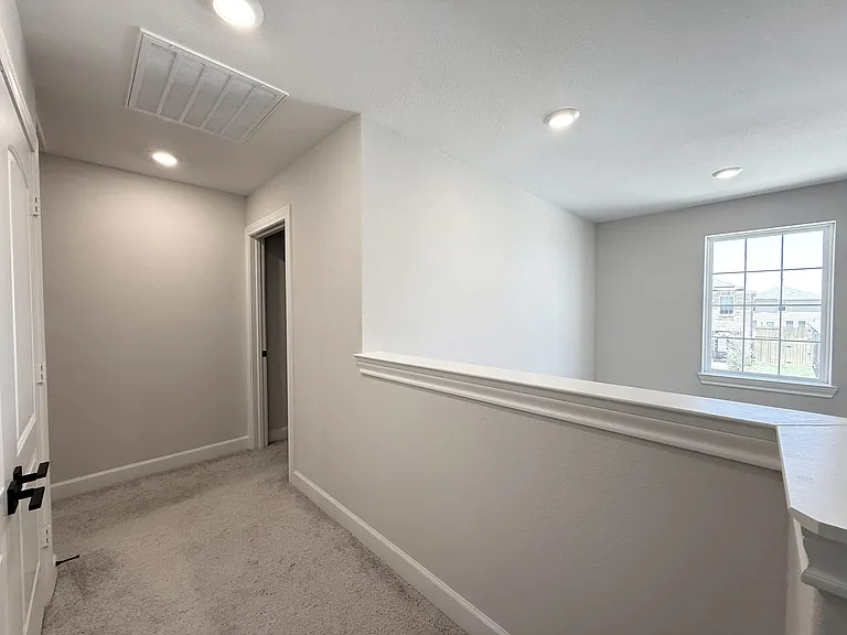 1205 Ginsburg Ln — Photo 21