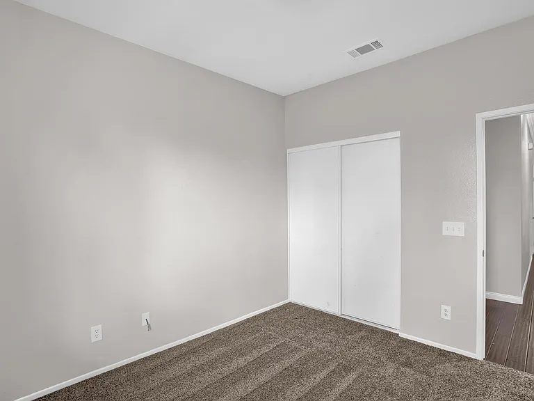 409 Sutro Ct — Photo 12