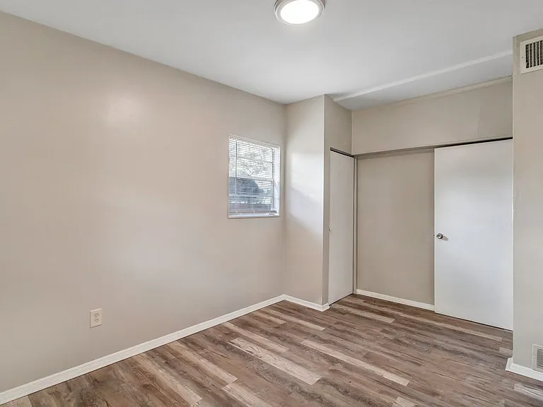 1564 Scott St — Photo 17