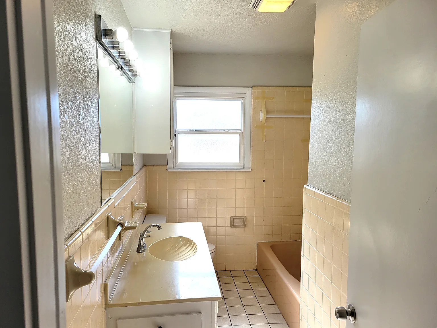 3 Bedroom 2 bath — Photo 4