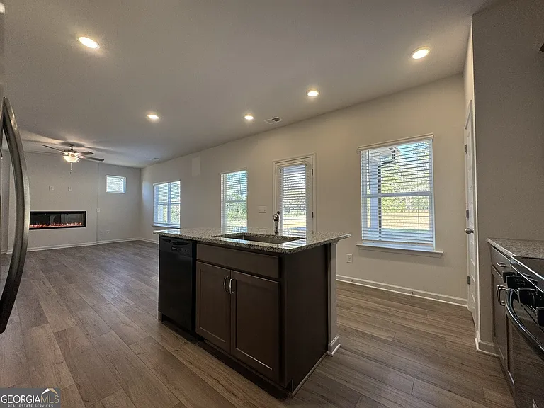 190 Fair Oak Ln — Photo 12