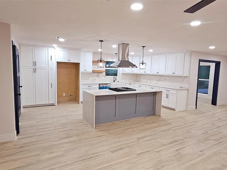 18630 Prince William Ln — Photo 10