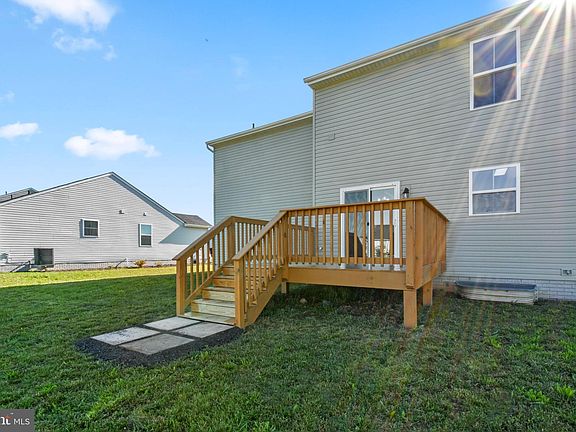 3rd image of 223 Chandlers Glen Dr