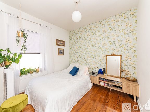 4th image of 3024 N Halsted St #38-1B