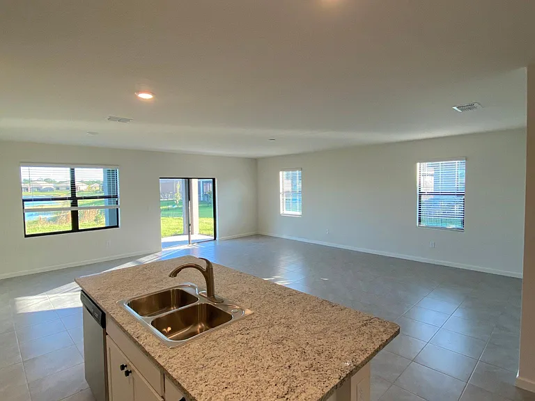 822 Remington Green Dr SE — Photo 21