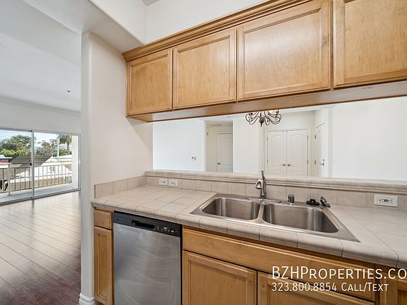 5th image of 3328 S Oakhurst Ave #205