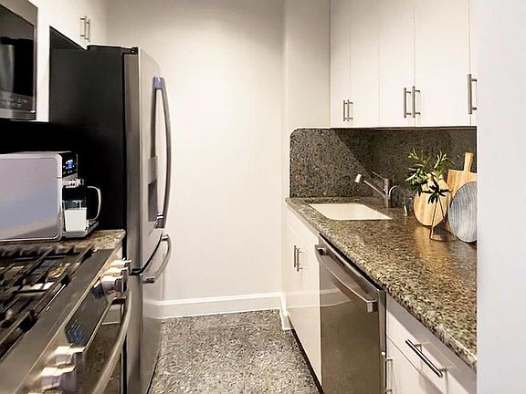 4th image of 300 E 75th St APT 23F