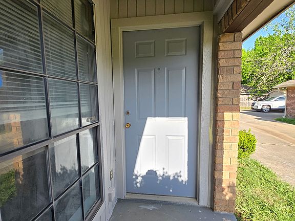 3rd image of 5225 Wild Horse Ct