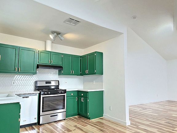 4th image of 5026-5028 Templeton St #5026